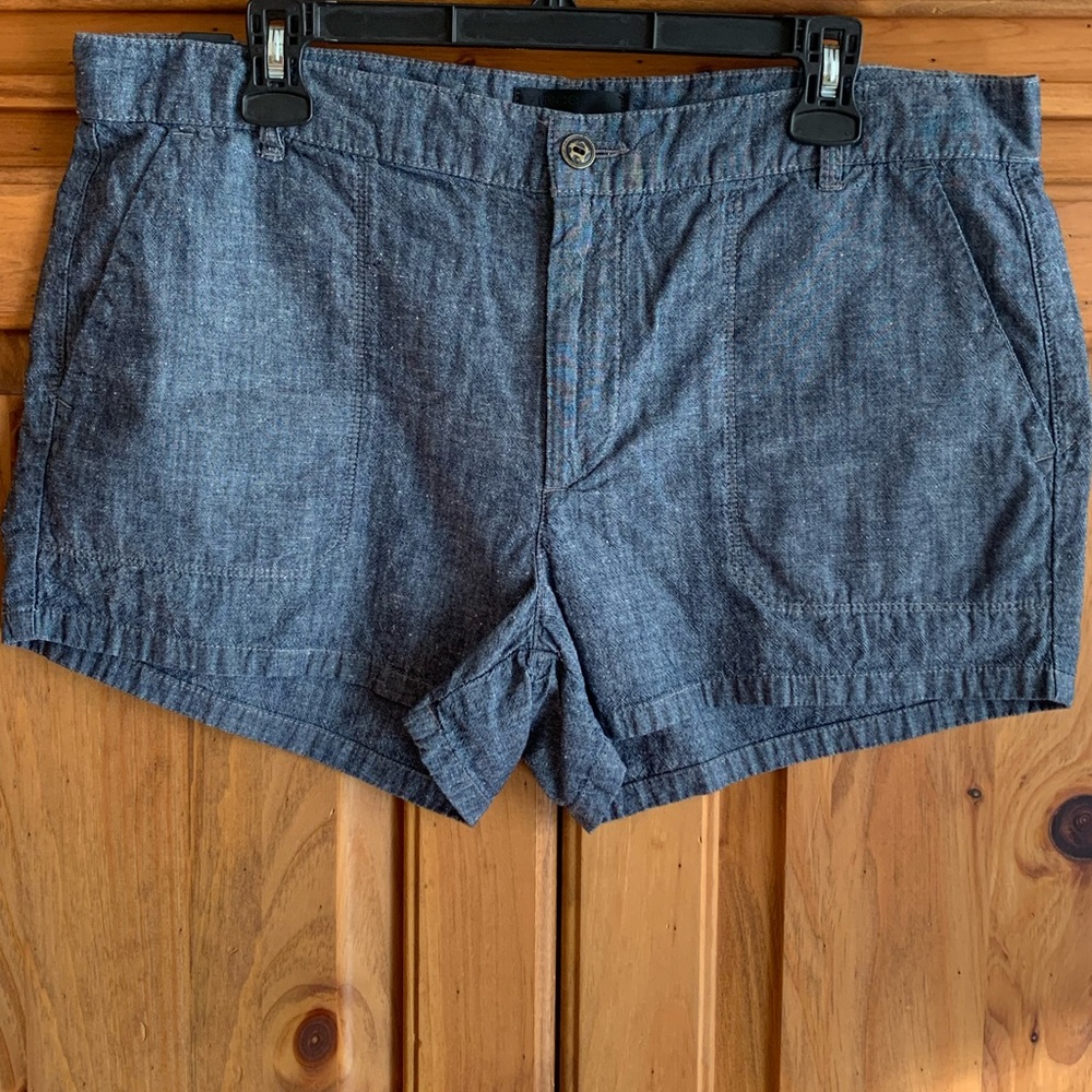Vince Light Chambray Shorts, Size 31
